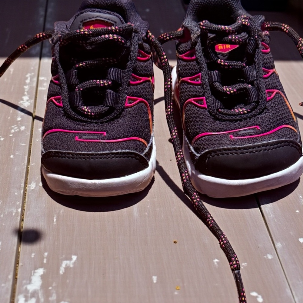Nike Kids Black and Pink Sneakers